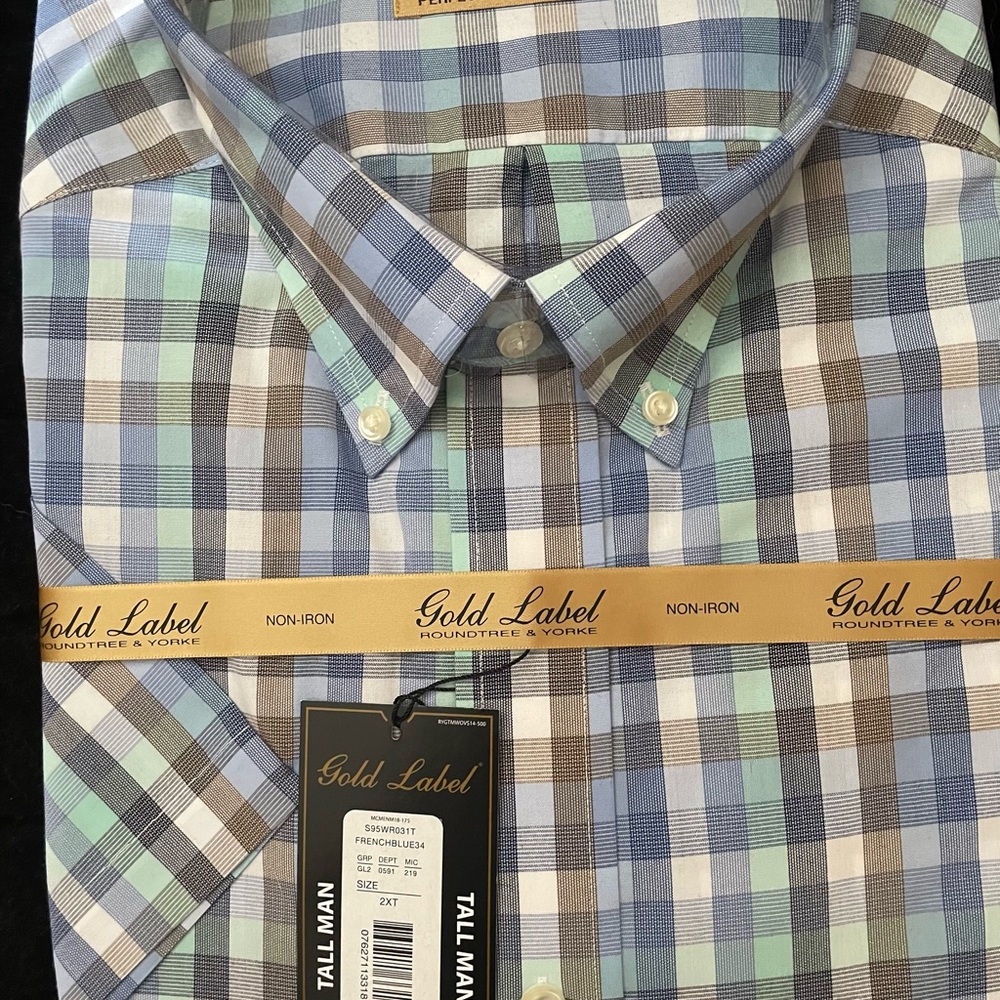 Men’s Roundtree & Yorke Gold Label short sleeved dress shirt. 2XT. French Blue.